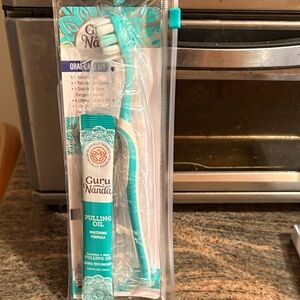 Guru Nanda Oral Care Kit with Pulling Oil